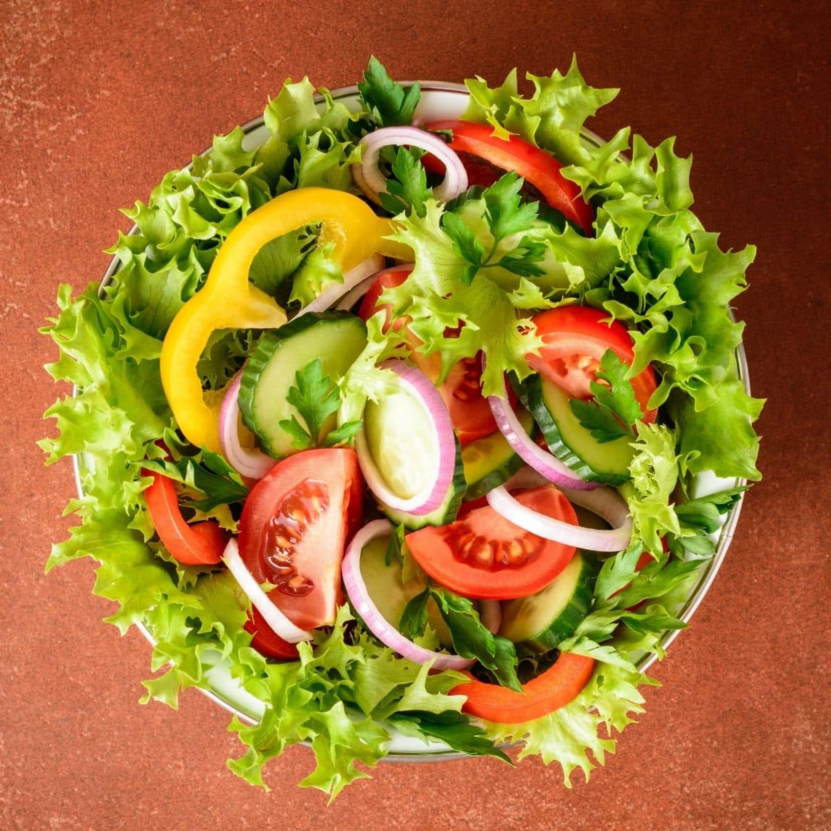  Fresh vegetable salad with greens.