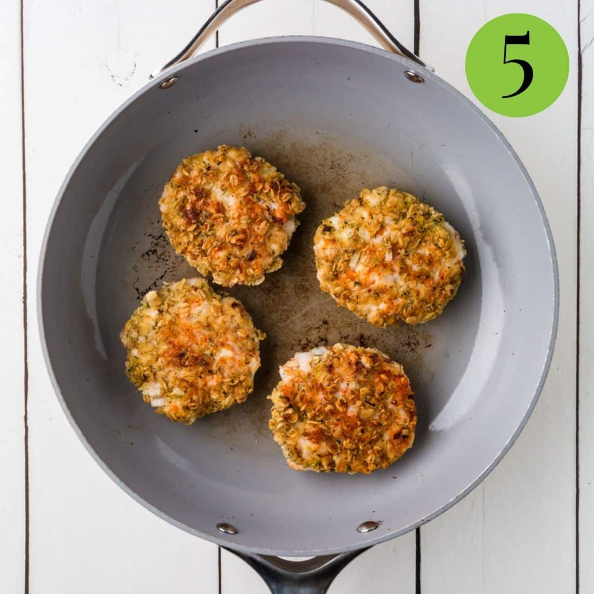 step 5 of Shrimp Burgers.